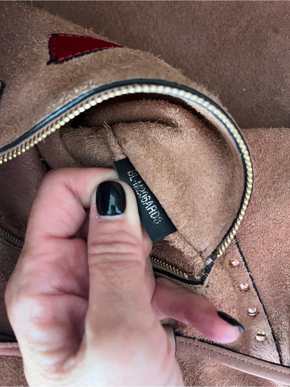 Valentino Garavani Rockstud Grainy Leather Drawstring Tote Dusty Rose / Camel - Picture 10 of 16